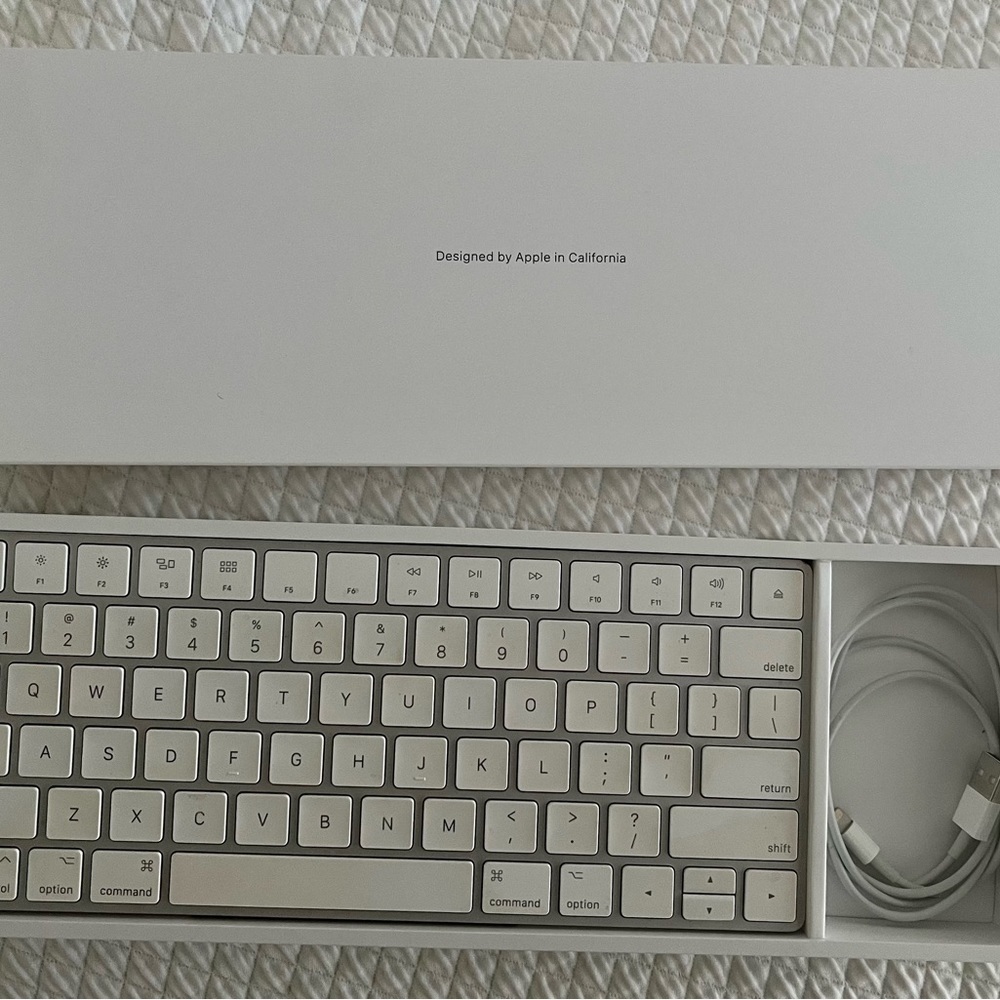 Apple Wireless Keyboard